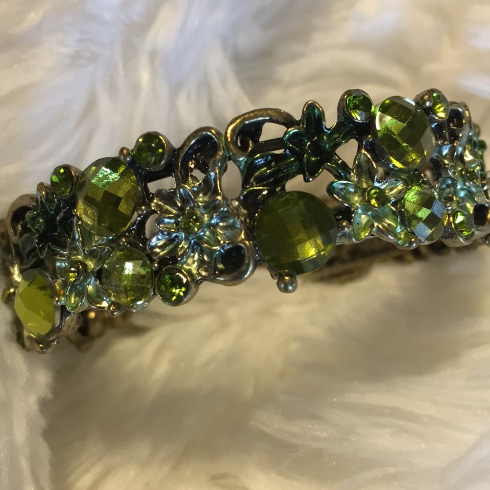 🌼SALE🌼Jeweled bracelet